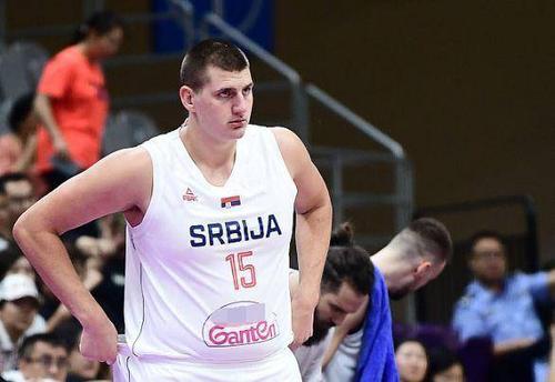 卢卡库通过 卢卡库通过